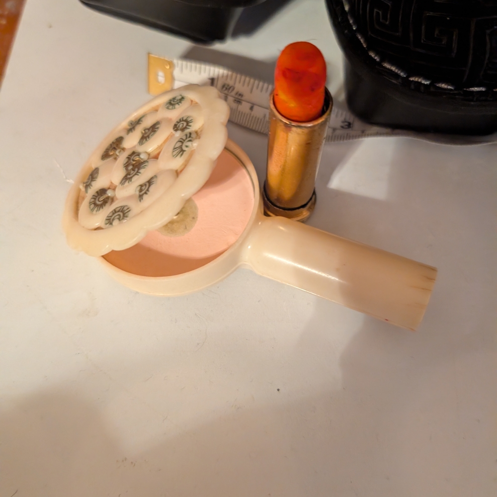 Cream Compact Face Powder & Orange Lipstick Set - Picture 5 of 5